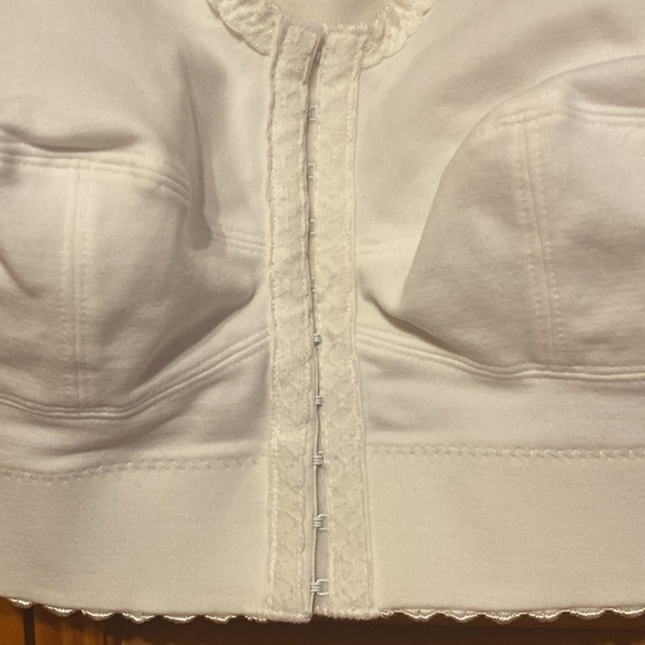 First choice Very nice and comfortable bras with wide straps - Picture 2 of 5